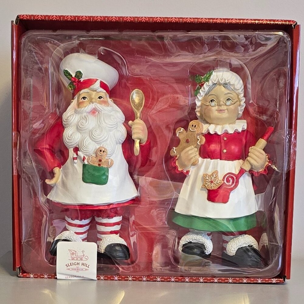 NWT Bakery Santa & Mrs Claus Figurine Set